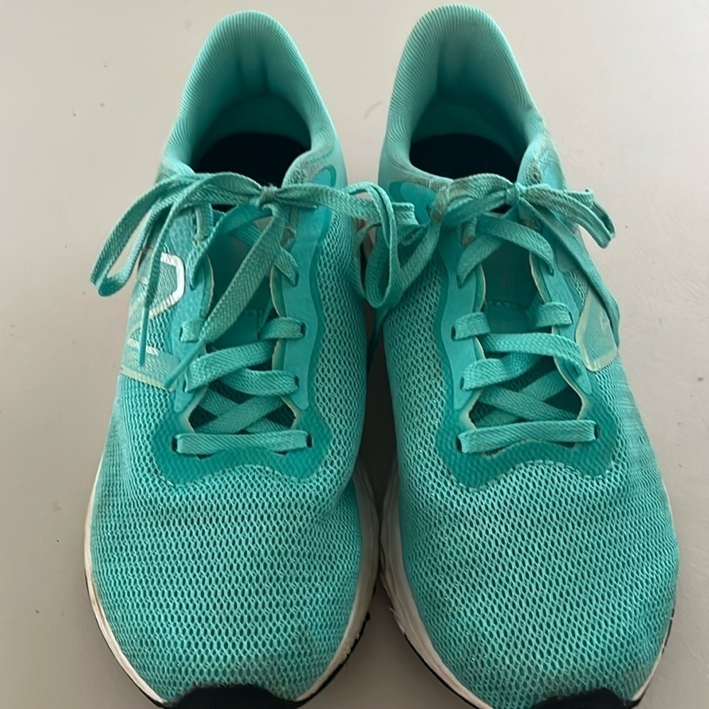New Balance Fresh Foam Arishi women’s sneakers.  Size 8